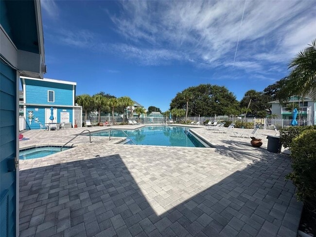 Building Photo - 455 Alt 19