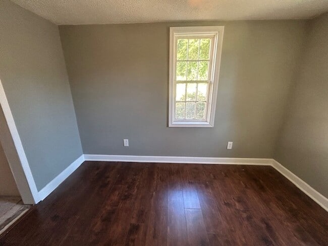 Building Photo - 3530 Beaumont Ave