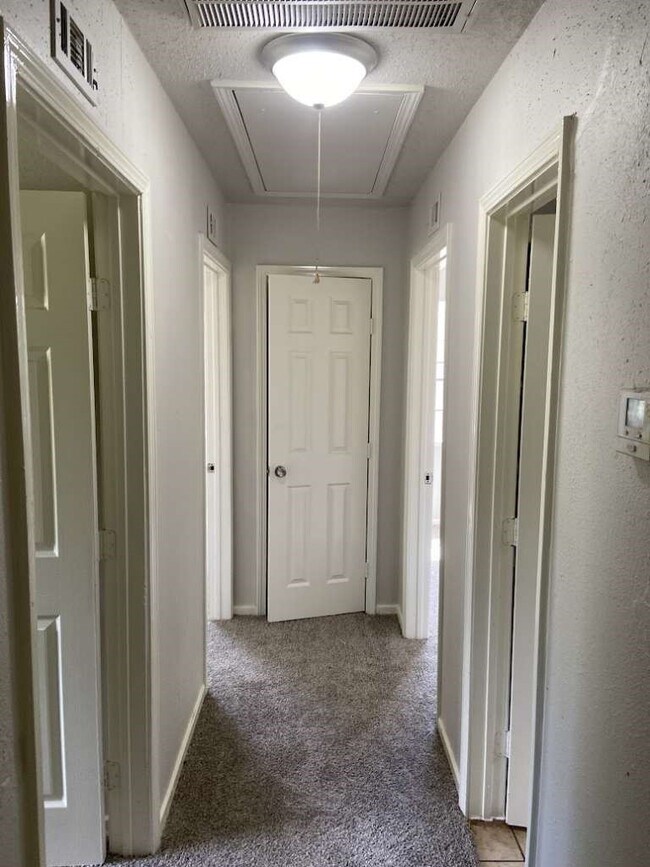 Building Photo - 5414 Northridge Dr