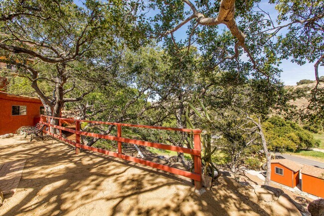 Building Photo - 7846 Lilac Ln