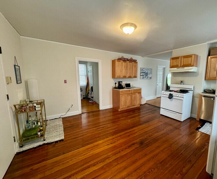 Building Photo - 417 Atwells Ave