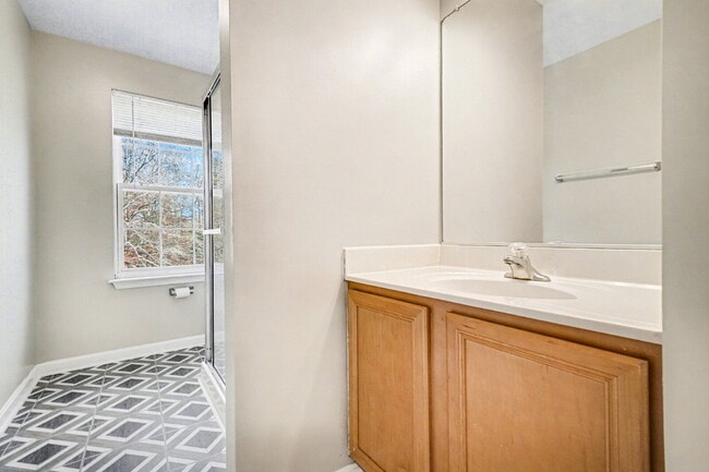 Building Photo - Move-in Special: $100 off of the first month's rent Spacious End-Unit 4 Bedroom Townhome for Rent...