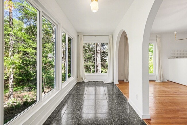 Building Photo - Large 3 Bedroom/2.5 Bathroom Home in Bon Air ***Available Early/Mid April***