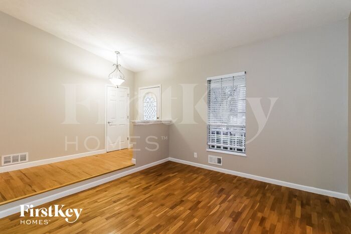 Building Photo - 860 Regency Ct NW