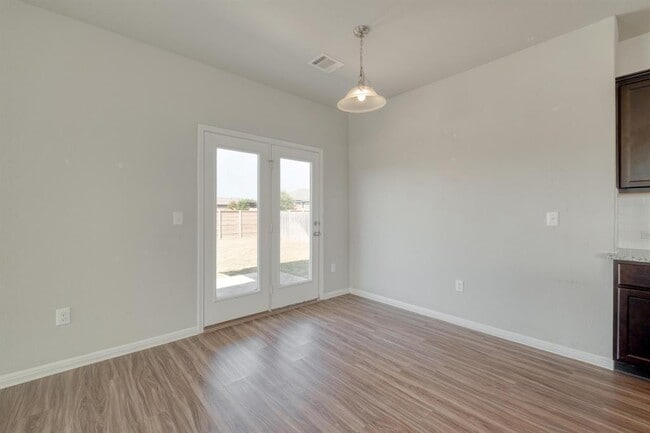 Building Photo - 108 Kleberg Ct