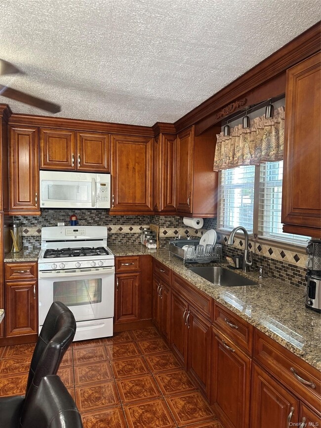 Building Photo - 242 Sommerville Pl