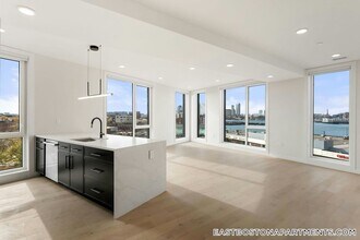 Building Photo - 215 Border St