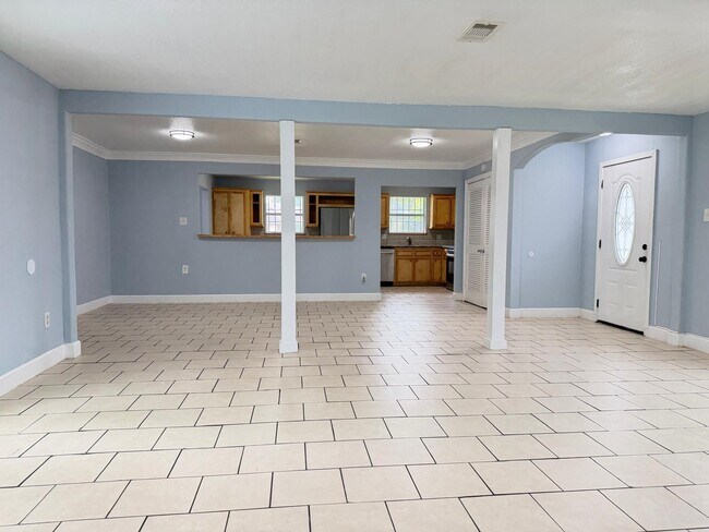 Building Photo - 5503 Bertellis Ln