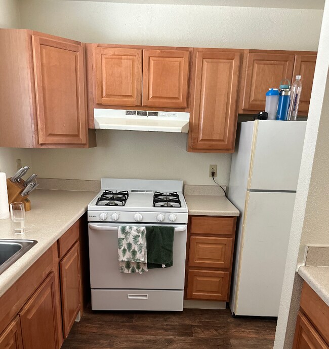 Building Photo - 2950 Portage Bay W