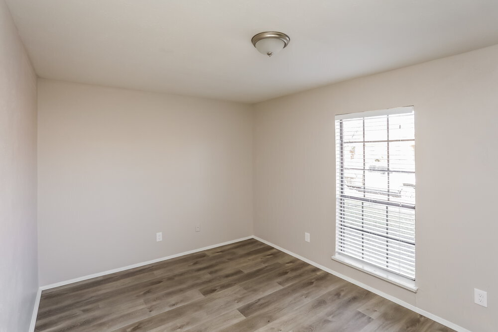 Building Photo - 9010 Millwood Dr