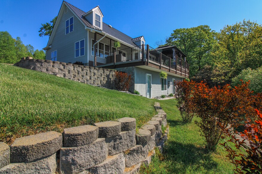 Building Photo - 511 Riverview Ct