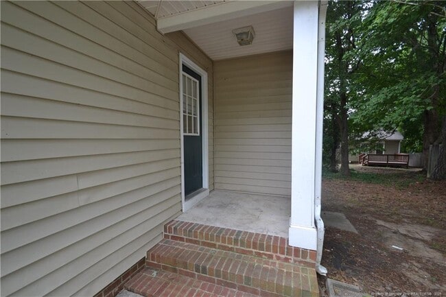 Building Photo - 1512 E Lenoir St