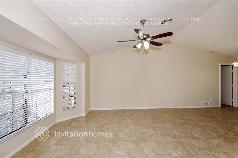 Building Photo - 266 Stillwater Dr