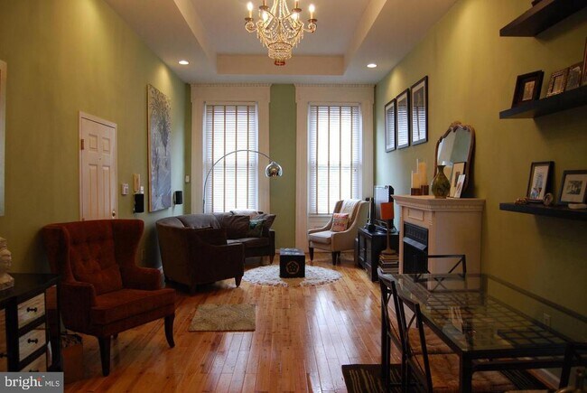 Building Photo - 1523 Green St