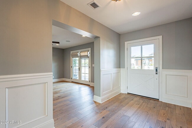 Building Photo - 6433 E Calle Camelia