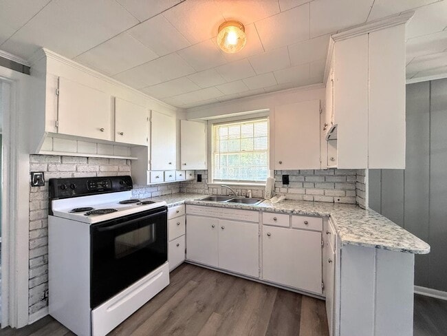 Building Photo - House in Benton