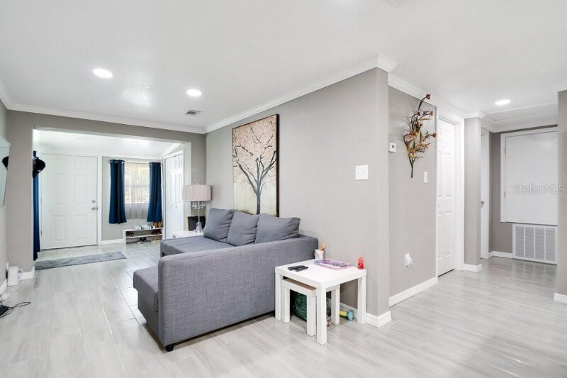 Building Photo - 2907 E Washington St