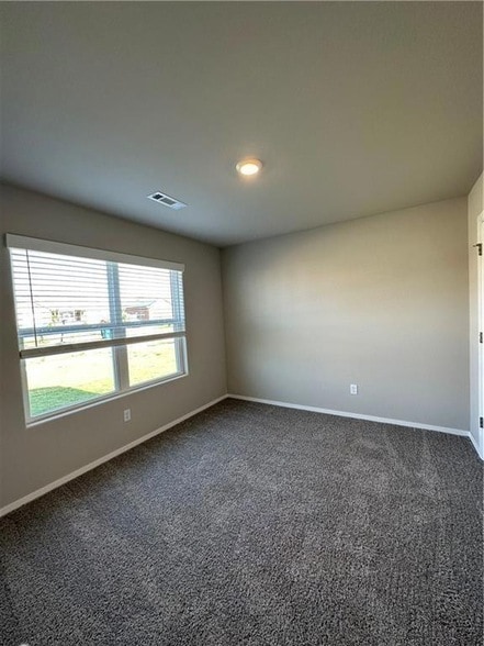 Building Photo - 6801 SW Chestnut Hill Rd