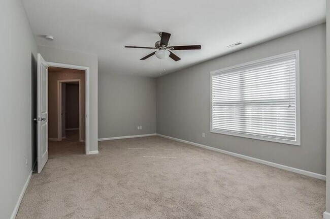 Building Photo - Charming 4 beds 2.5 baths Home in Berewick!