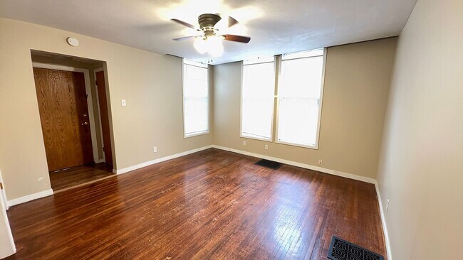 Building Photo - 1220 S 20th St