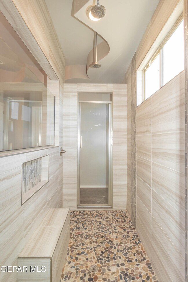 Building Photo - 864 Lemington St