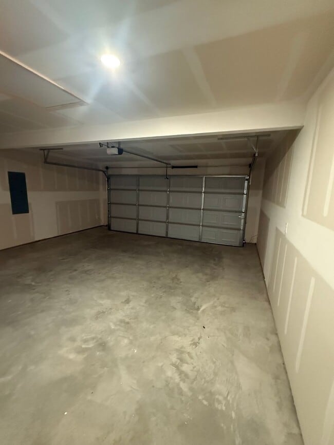 Building Photo - *$99 Rent + Amazon CASH!* Brand New -  Three Bedroom | Two Bathroom Home in Benton