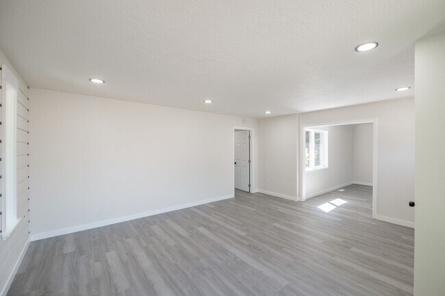 Building Photo - 1247 Clark Mill Rd