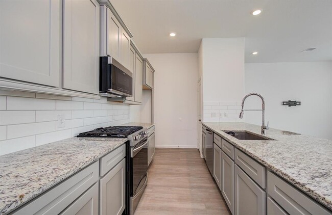 Building Photo - 4138 Balboa Dr