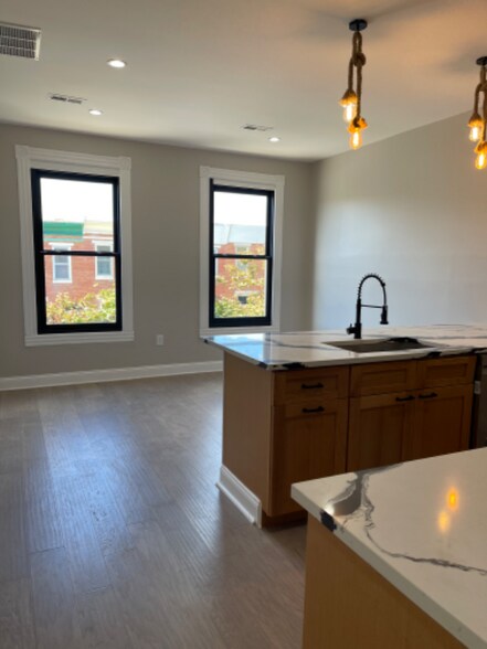 Building Photo - 103 N Linwood Ave