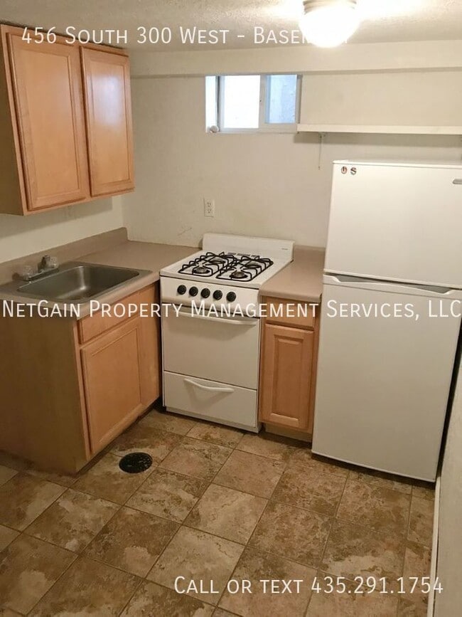Building Photo - 456 S 300 W