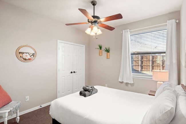 Building Photo - 201 Barkley Dr