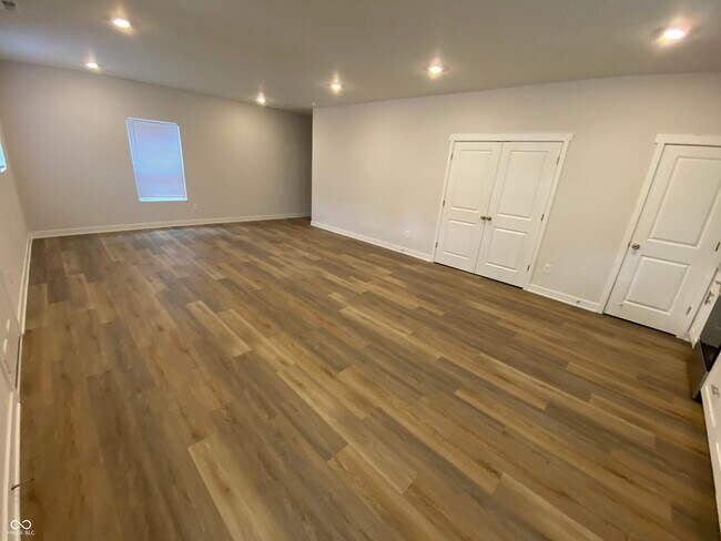 Building Photo - 2137 Bellefontaine St