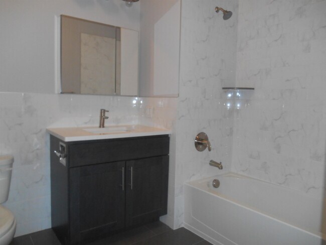 Building Photo - 3 Perrine Ave