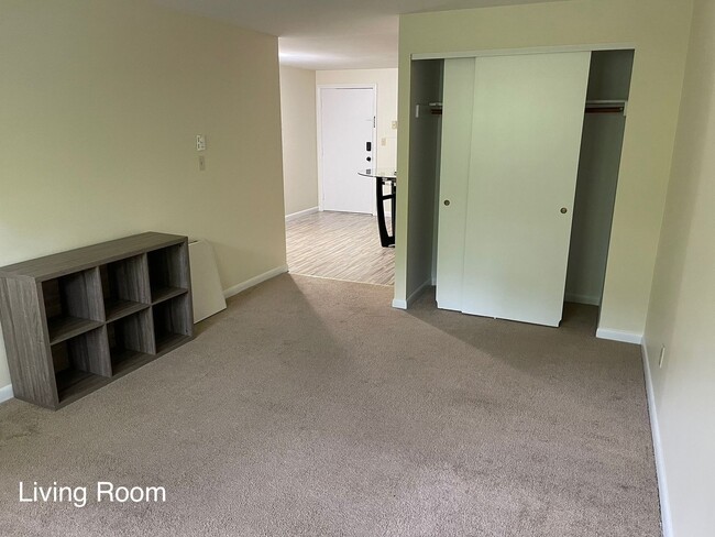 Building Photo - Bright & Modern 1 Bedroom Condo in quiet, ...