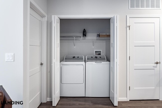 Building Photo - 2023 N Broadmoor Ave