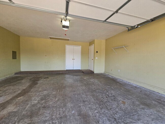 Building Photo - (3) Bed/(2) Bath in West Norman! Avail NOW!