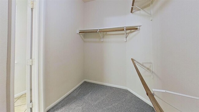 Building Photo - 903 Lantana Dr