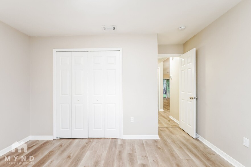 Building Photo - 809 Toledo Ct