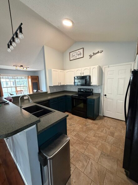 Building Photo - 7 W Morningside Dr