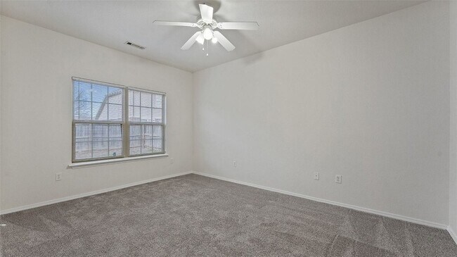 Building Photo - 3000 SW Windrift Ave