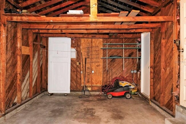 Building Photo - 1315 E Marks St