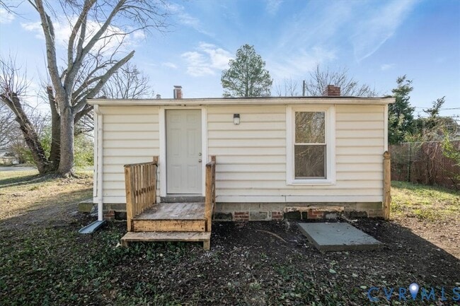 Building Photo - 1609 Buren St