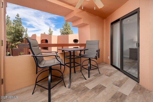 Building Photo - 4303 E Cactus Rd