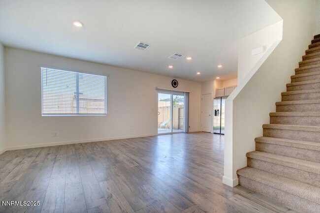 Building Photo - 604 Selene Moon St