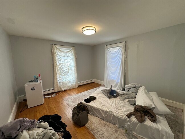 Building Photo - 154 Vine St