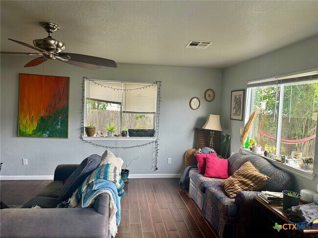 Building Photo - 864 Sagewood Trail