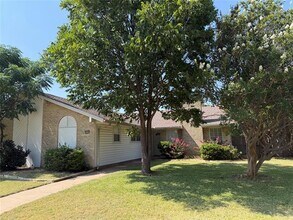 Building Photo - 3609 Westview Ln