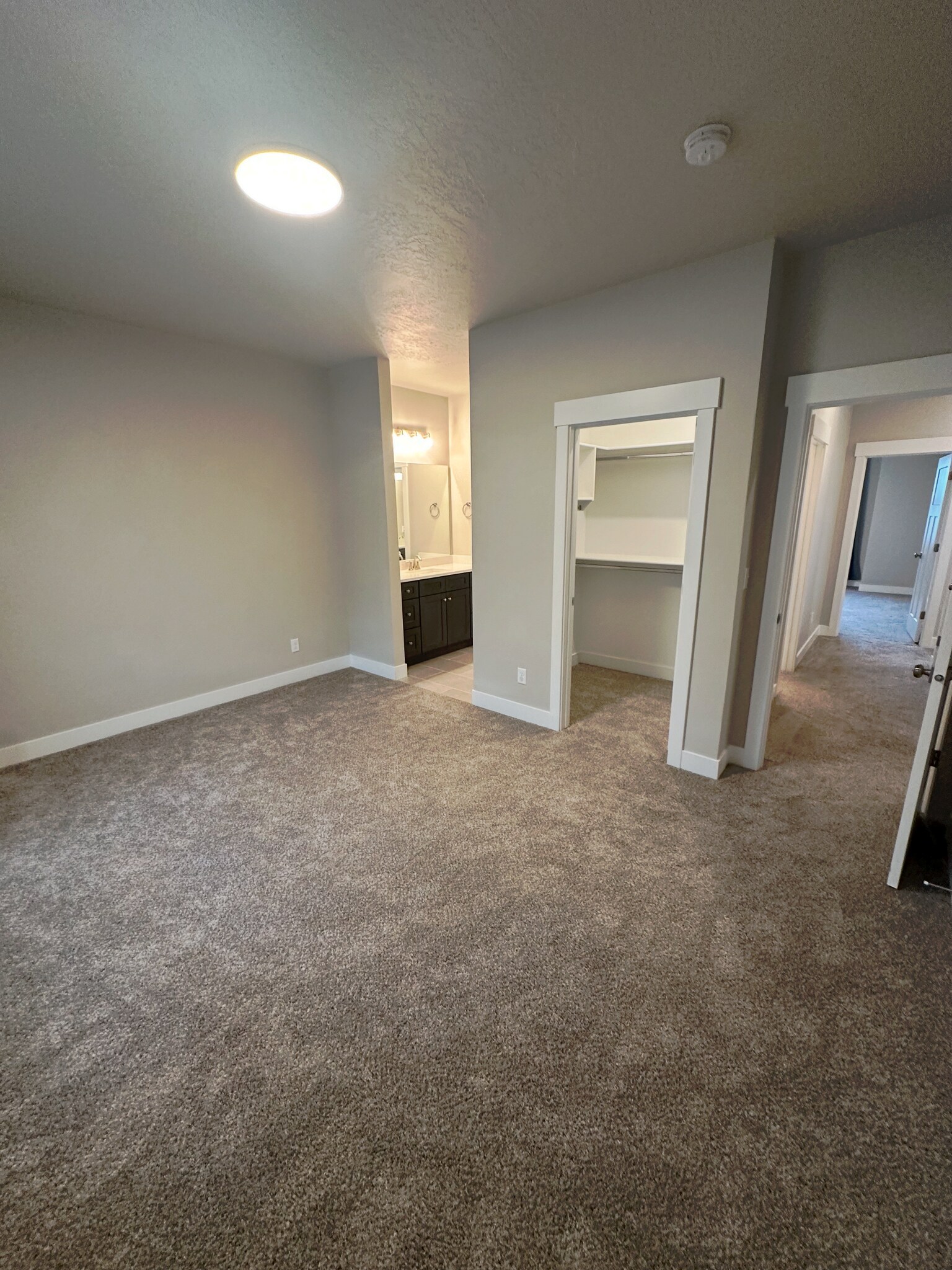 upstairs bedroom 2 - 1088 S High Ridge Rd