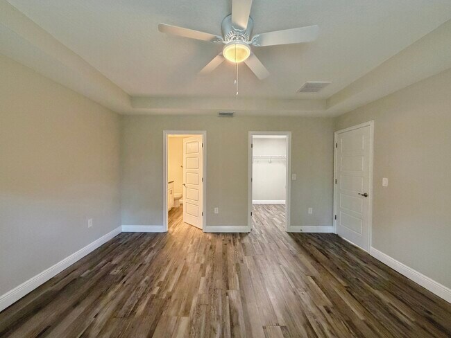 Building Photo - 210 Locust Lane Pass