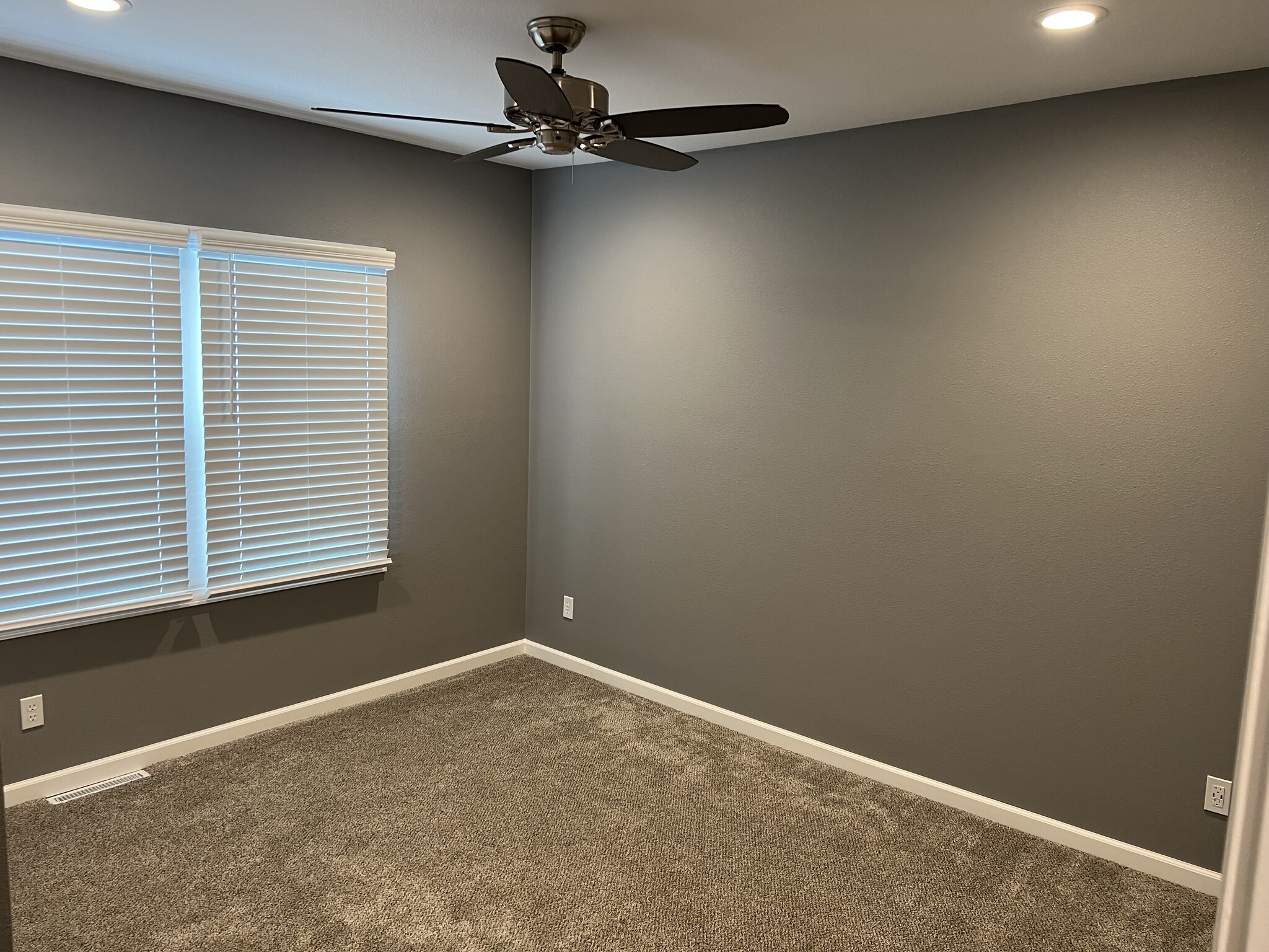 Bedroom 2 - 1124 Emerald St